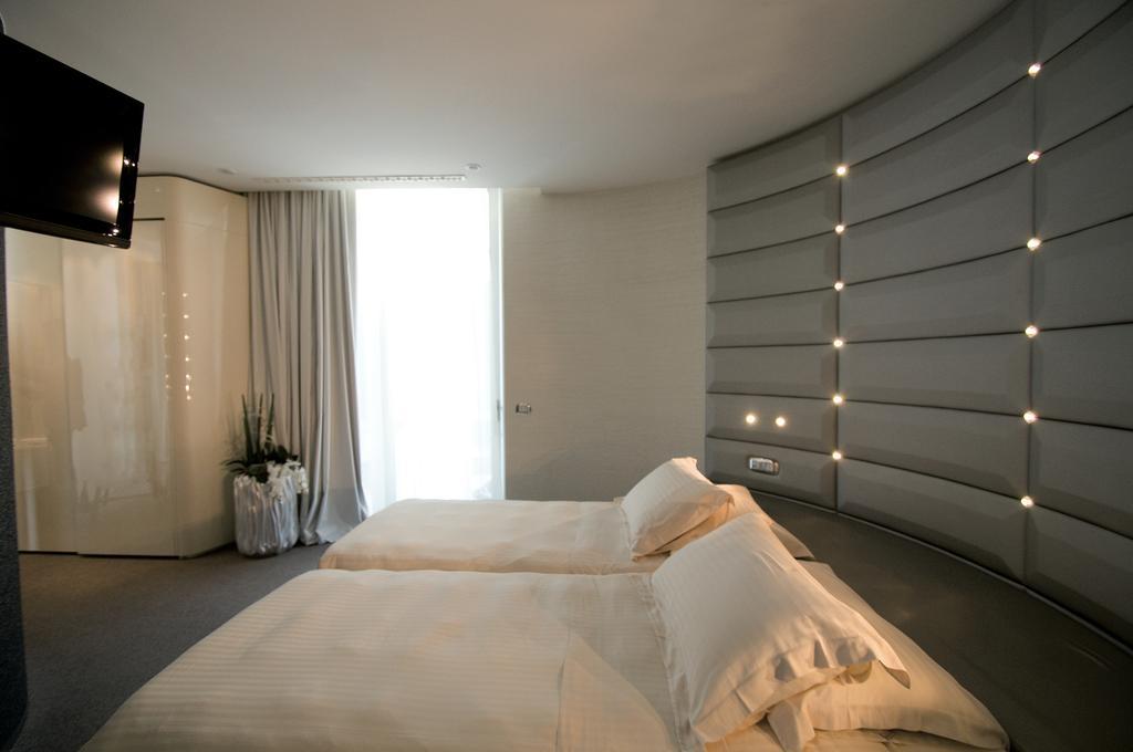 Hotel Waldorf- Premier Resort Мілано-Маріттіма Екстер'єр фото