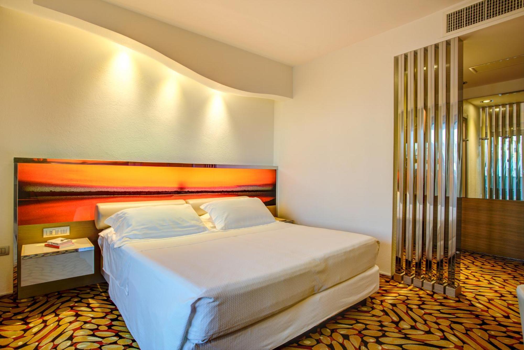 Hotel Waldorf- Premier Resort Мілано-Маріттіма Номер фото